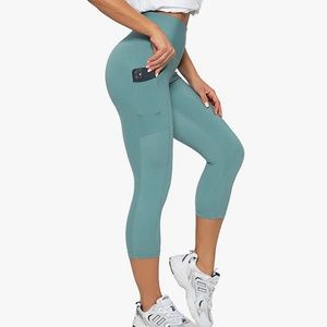 XS Teal Workout Capris